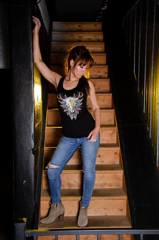 Red, White and Bull tank - Image 4